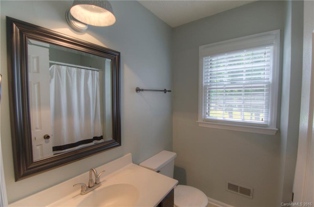 326 Sandymead Road Matthews, NC 28105 - Photo 14 of 23 Gallery Image 14