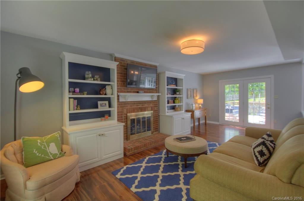 326 Sandymead Road Matthews, NC 28105 - Photo 4 of 23 Gallery Image 4