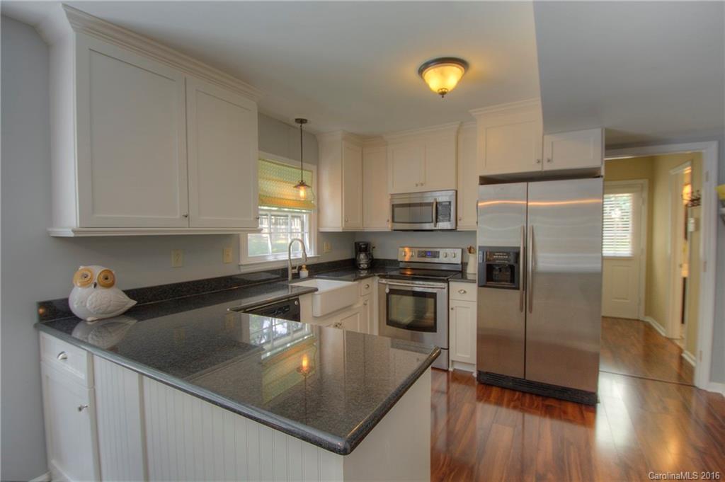 326 Sandymead Road Matthews, NC 28105 - Photo 8 of 23 Gallery Image 8