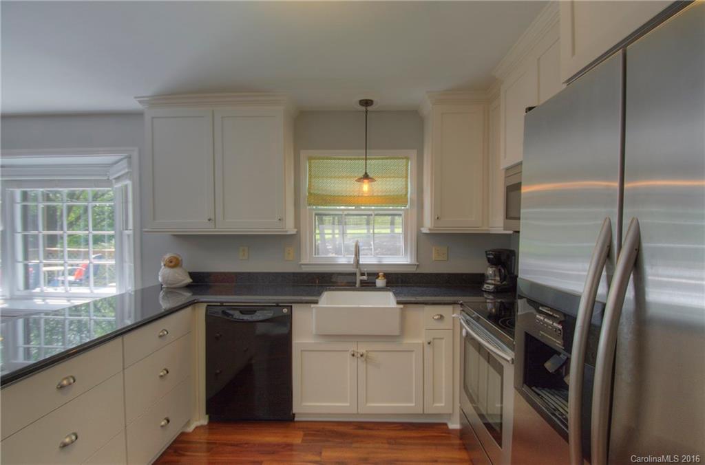326 Sandymead Road Matthews, NC 28105 - Photo 9 of 23 Gallery Image 9
