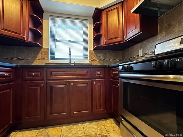 $2,000 | 79 Bailey Court, Unit 79, Middle Island, NY 11953