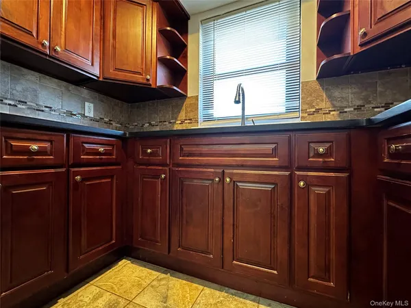 $2,000 | 79 Bailey Court, Unit 79, Middle Island, NY 11953