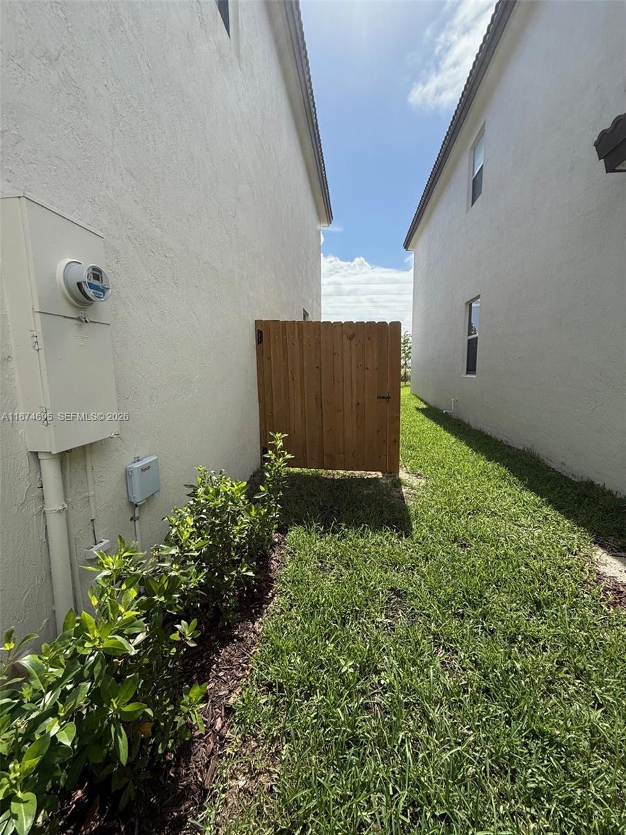 2600 Southeast 25th Street Homestead, FL 33035 - Photo 60 of 61 a view of a backyard