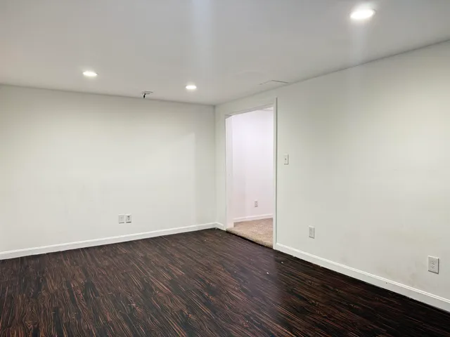 $2,950 | 4 Churchill Court, Bedford, NH 03110