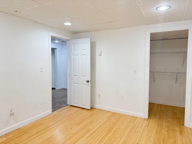 $2,950 | 4 Churchill Court, Bedford, NH 03110