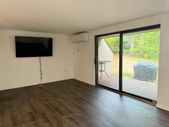 $2,950 | 4 Churchill Court, Bedford, NH 03110