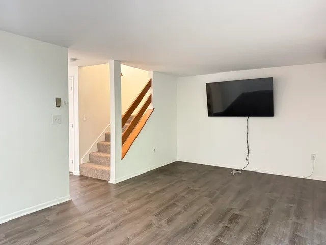 $2,950 | 4 Churchill Court, Bedford, NH 03110