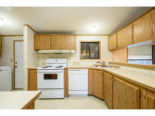 $75,000 | 301 East Columbia Drive, Unit 8, Newberg, OR 97132