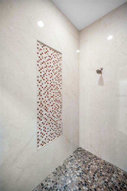 9829 Milano Drive Trinity, FL 34655 - Photo 54 of 100 a view of a bathroom