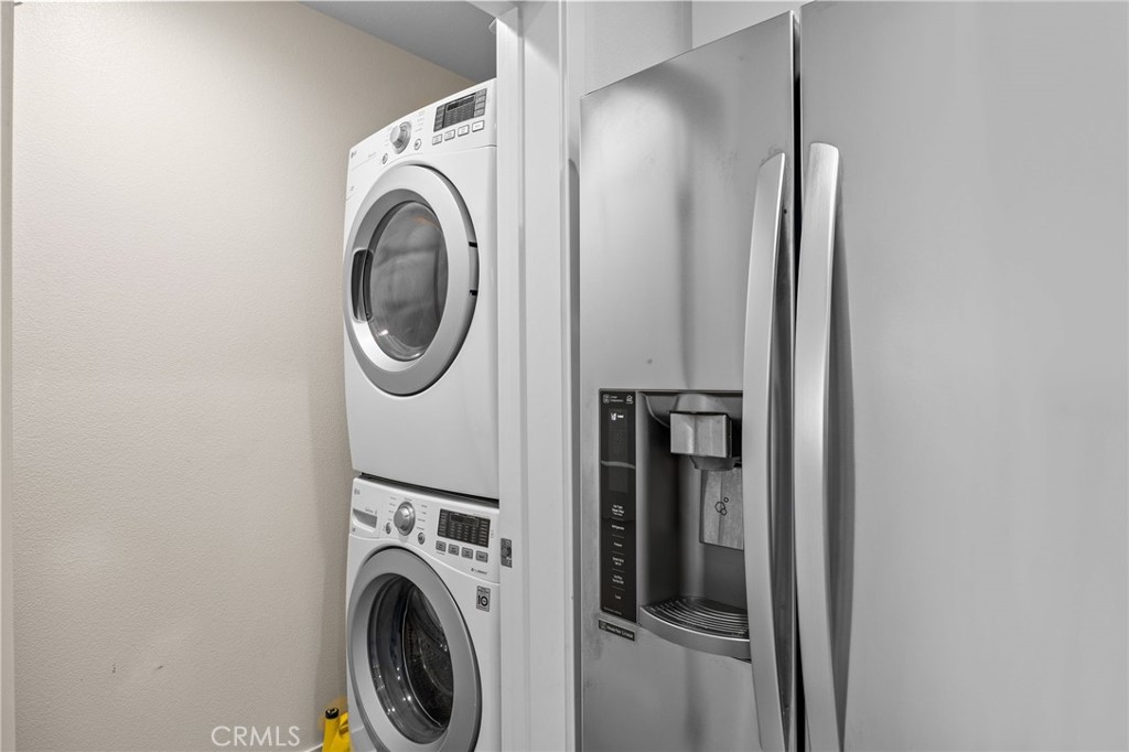 9040 Garvey Avenue, Unit 5 Rosemead, CA 91770 - Photo 6 of 33 a utility room with dryer and washer