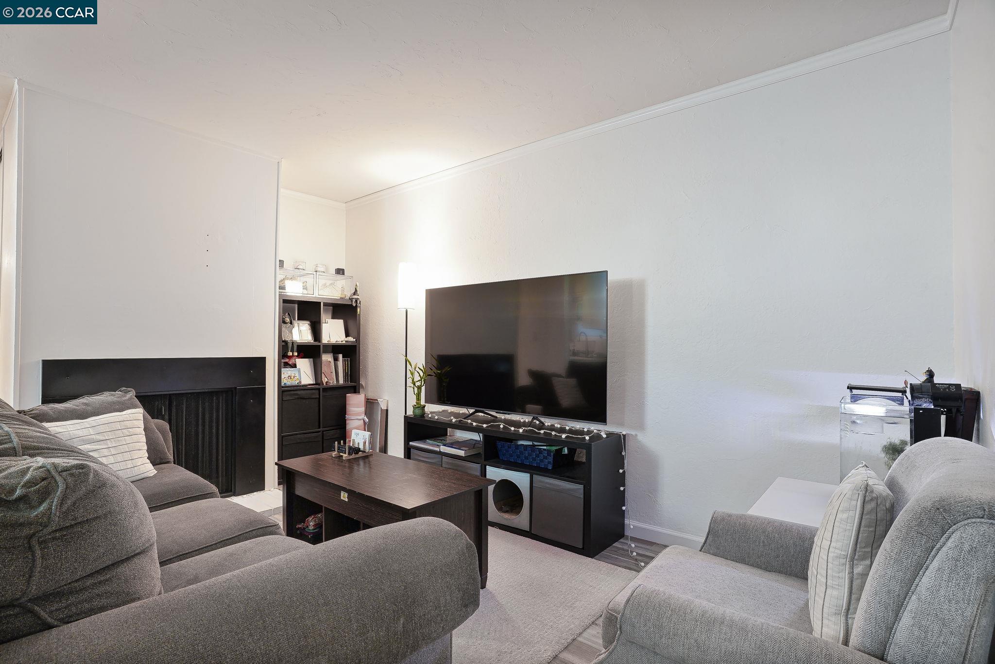 385 Camelback Road, Unit 7 Pleasant Hill, CA 94523 - Photo 3 of 19