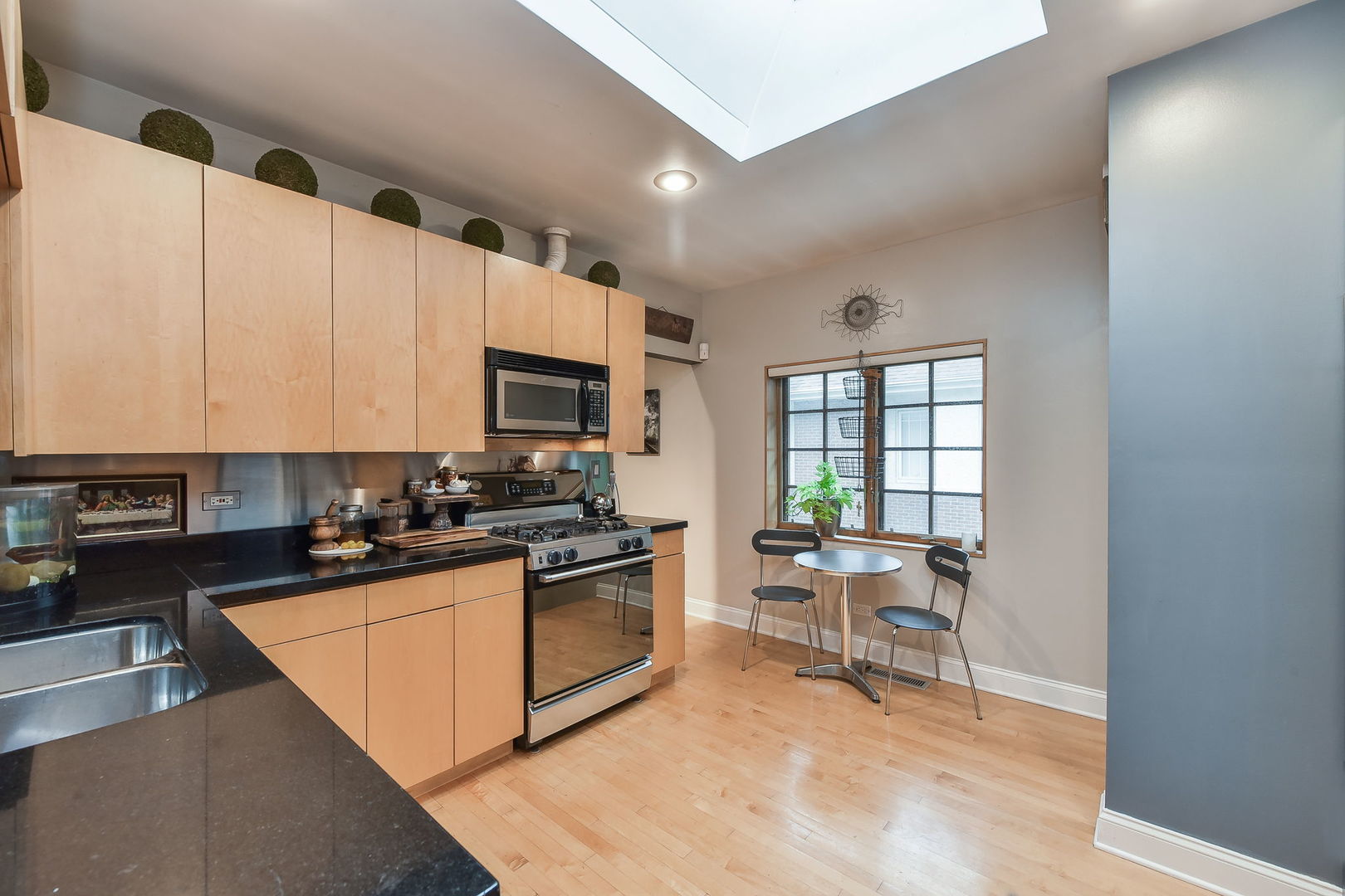 248 Gage Road Riverside, IL 60546 - Photo 12 of 31