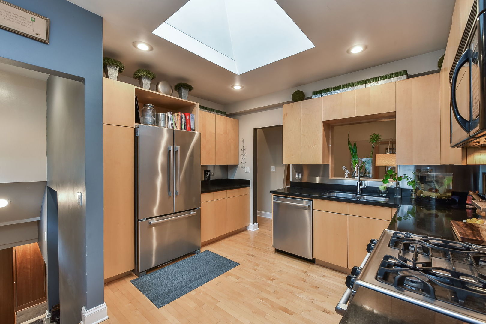 248 Gage Road Riverside, IL 60546 - Photo 13 of 31