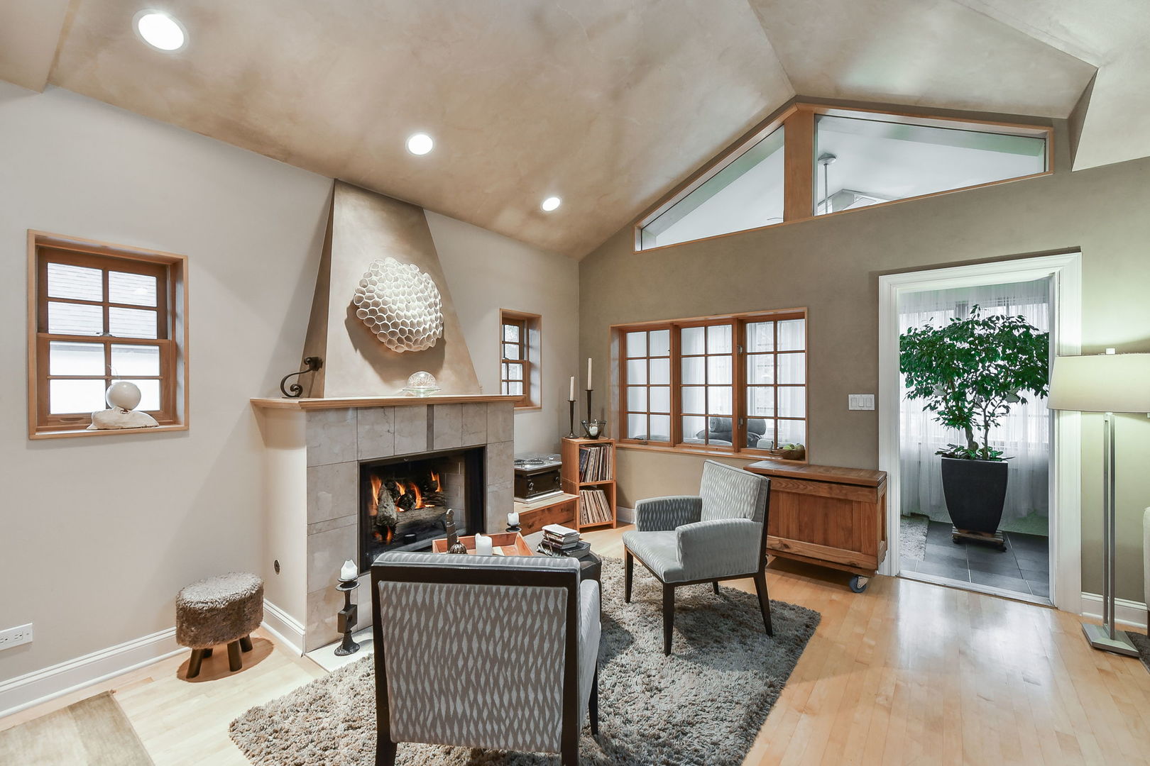 248 Gage Road Riverside, IL 60546 - Photo 7 of 31