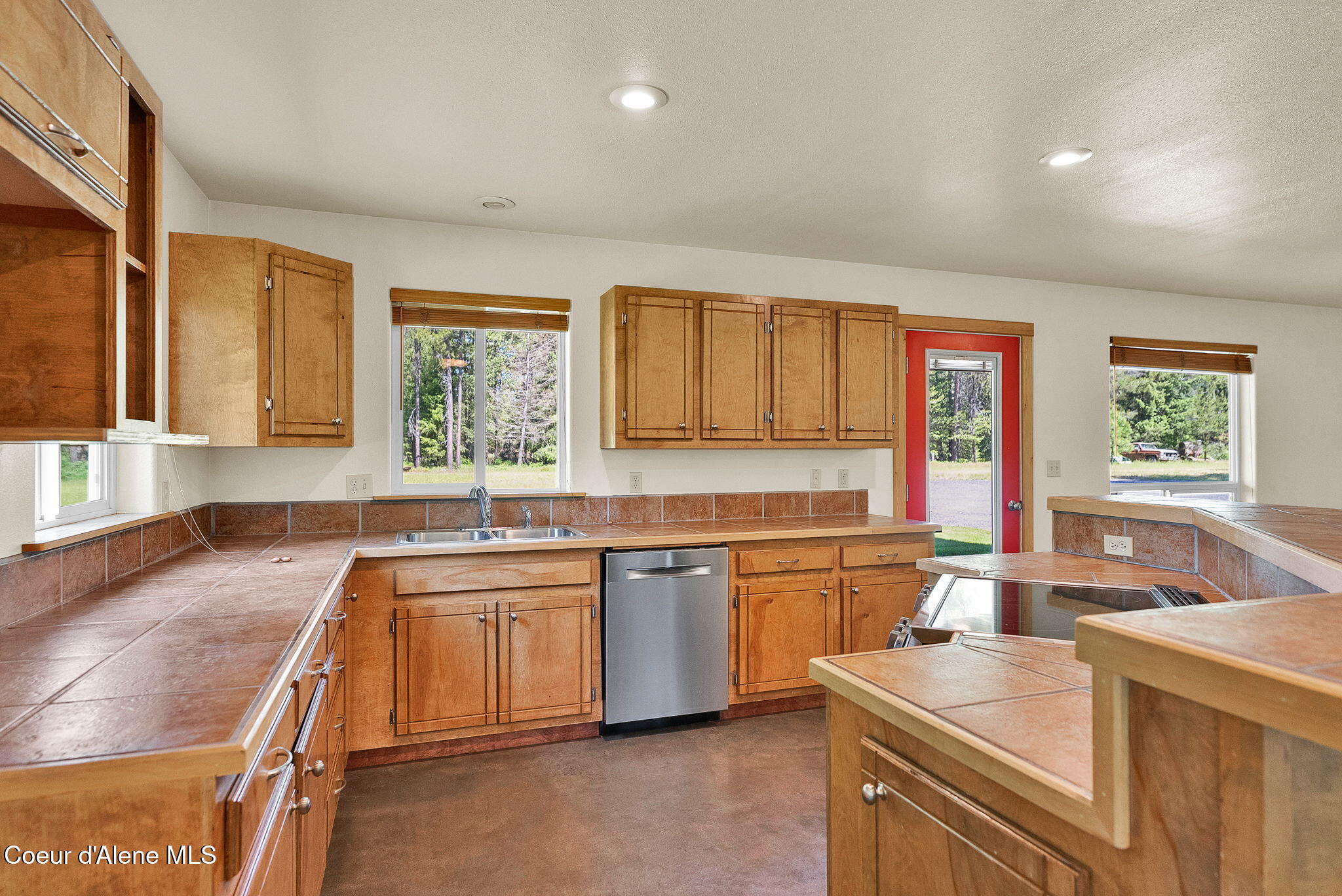 551 Star Road Moyie Springs, ID 83845 - Photo 9 of 85 7-web-or-mls-SkyLight - Star (JG)-22