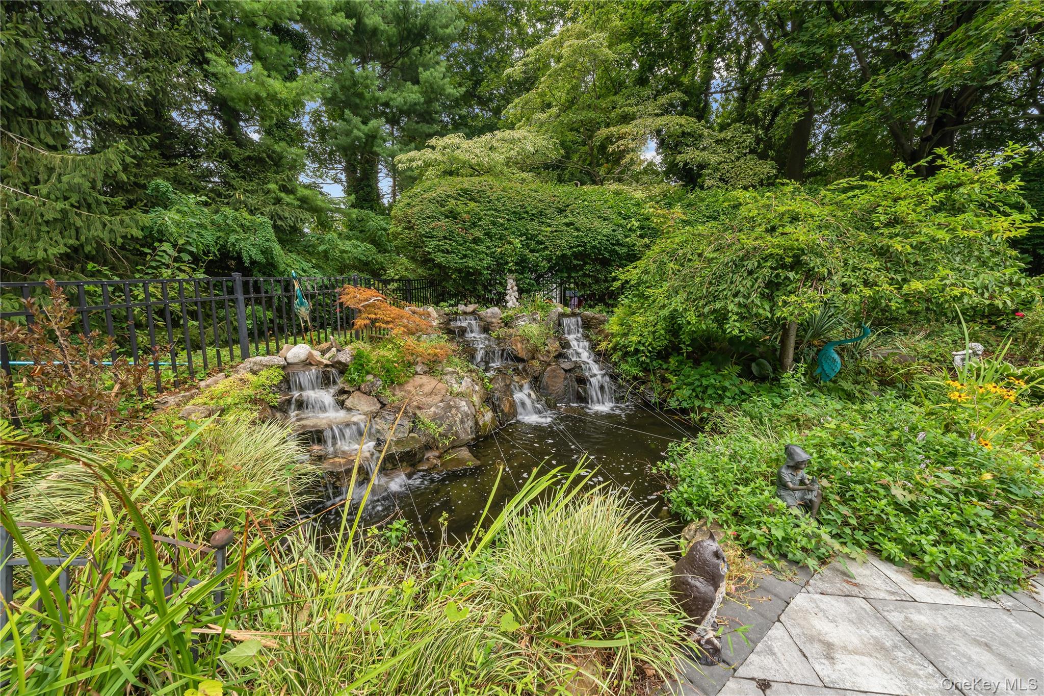 51 Bay Road Huntington Bay, NY 11743 - Photo 34 of 42 a view of a garden