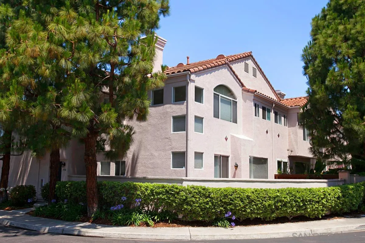 5558 Renaissance Avenue, Unit 1 San Diego, CA 92122 - Photo 1 of 36