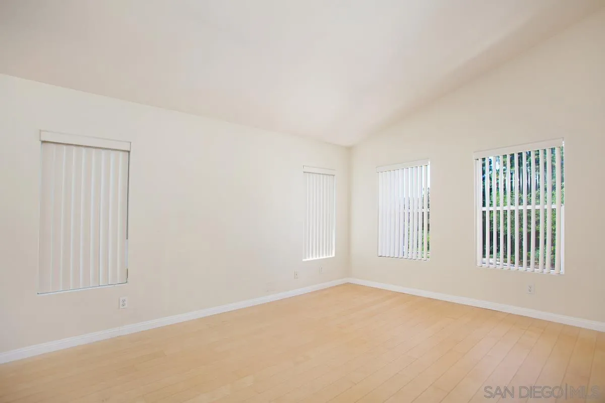 5558 Renaissance Avenue, Unit 1 San Diego, CA 92122 - Photo 11 of 36