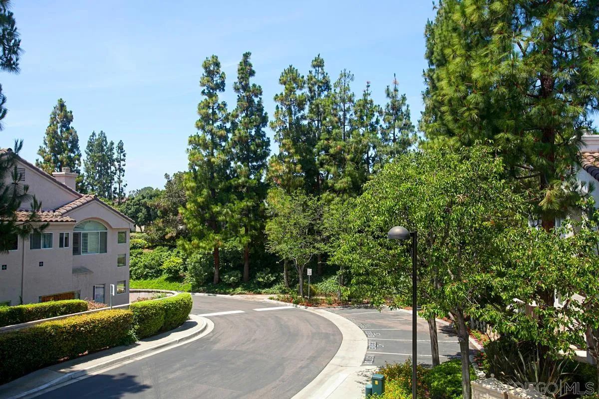 5558 Renaissance Avenue, Unit 1 San Diego, CA 92122 - Photo 13 of 36