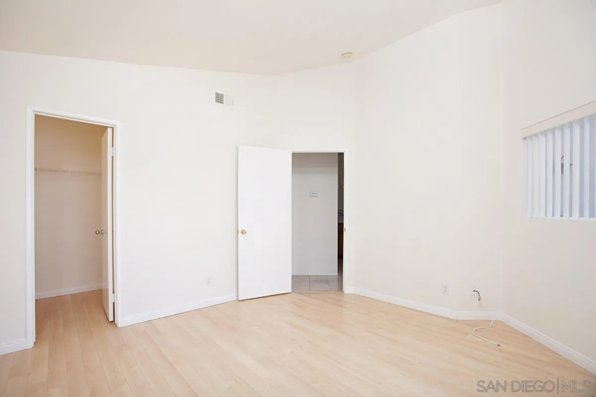 5558 Renaissance Avenue, Unit 1 San Diego, CA 92122 - Photo 18 of 36