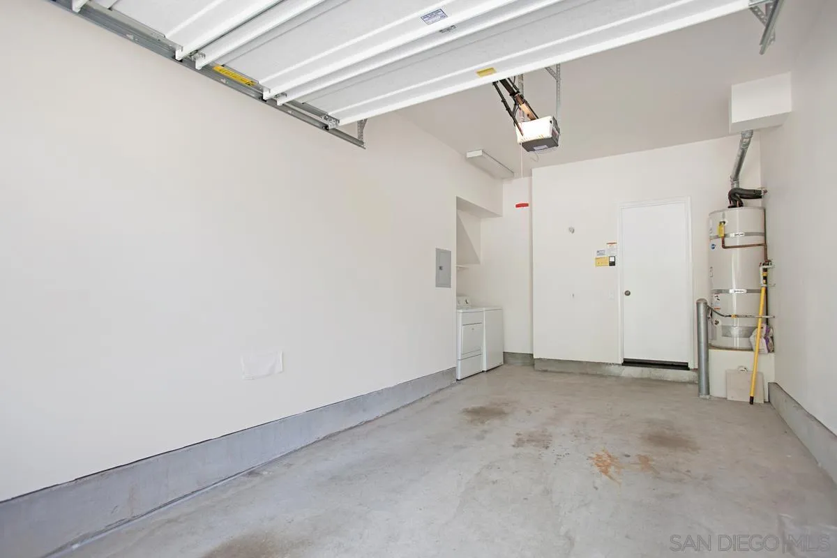 5558 Renaissance Avenue, Unit 1 San Diego, CA 92122 - Photo 21 of 36