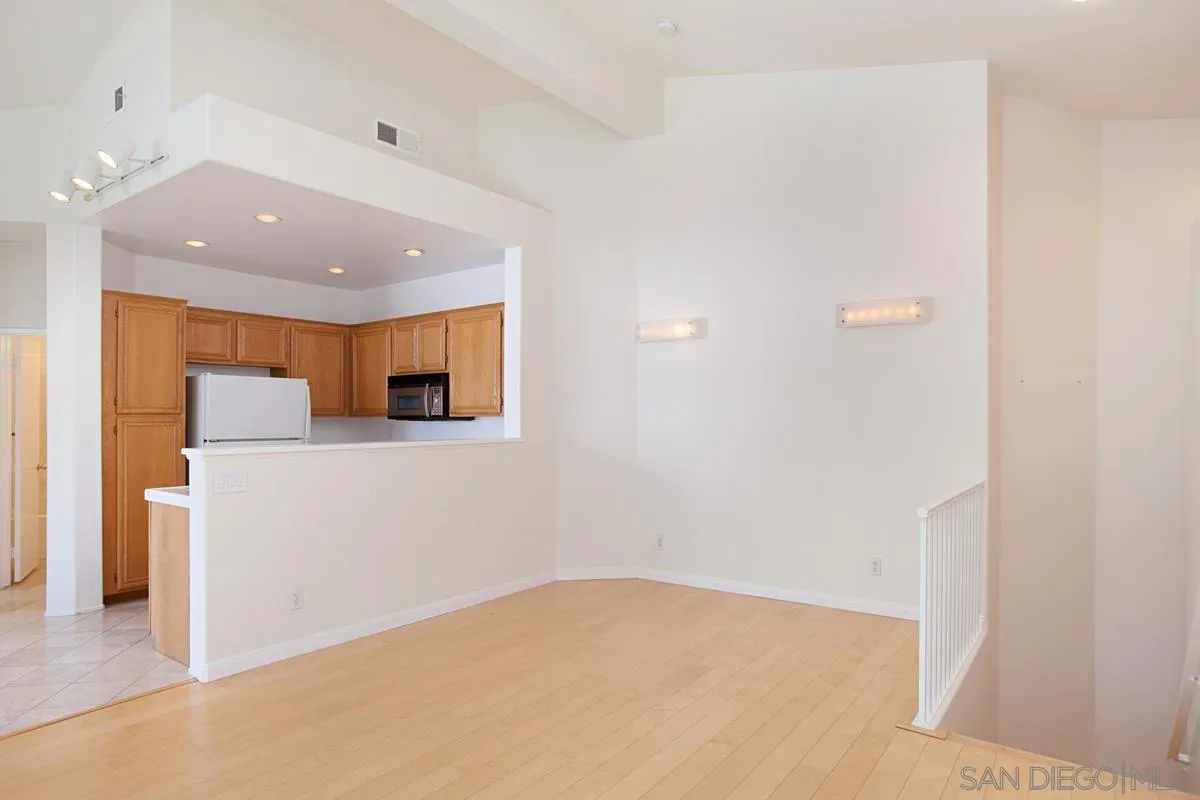5558 Renaissance Avenue, Unit 1 San Diego, CA 92122 - Photo 6 of 36