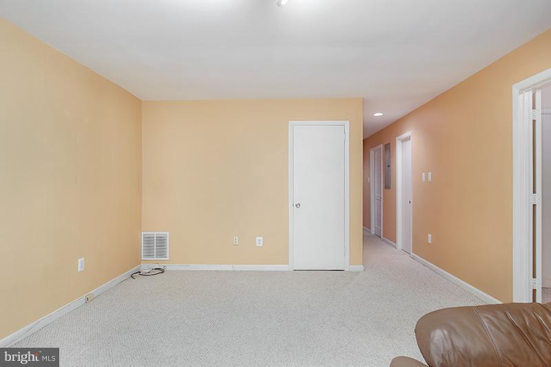 2044 Golf Course Drive Reston, VA 20191 - Photo 17 of 30 Interior (General)