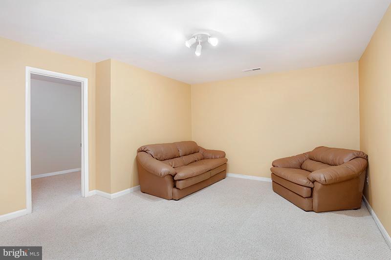 2044 Golf Course Drive Reston, VA 20191 - Photo 18 of 30 Interior (General)