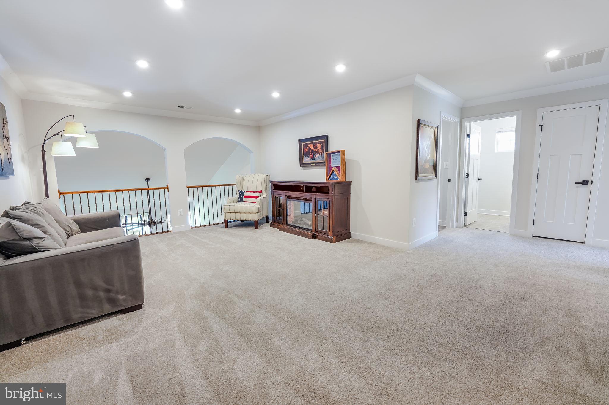 18216 Red Mulberry Road Dumfries, VA 22026 - Photo 21 of 67 Upper level loft - sitting area.