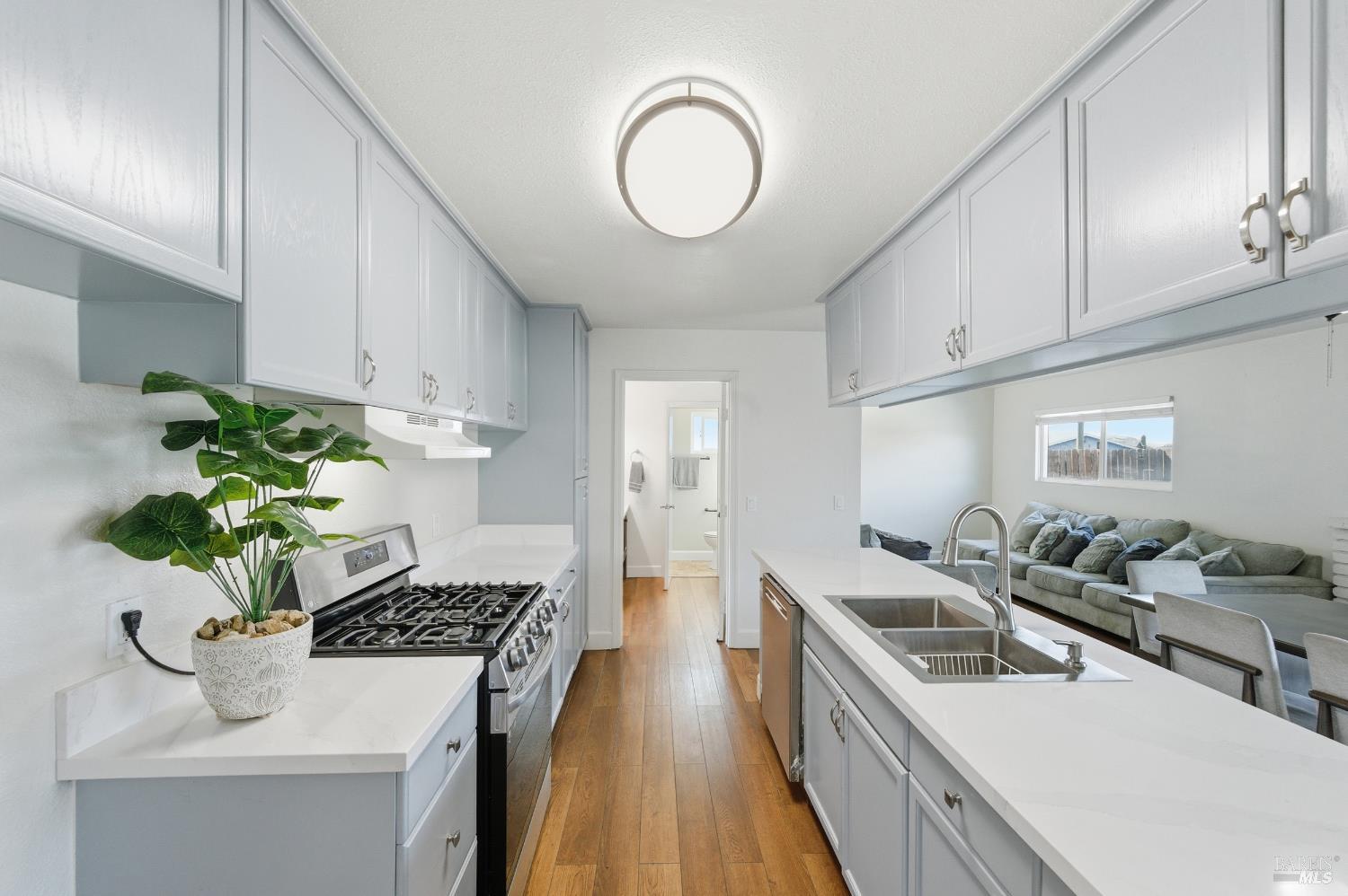 2049 Swan Way Fairfield, CA 94533 - Photo 11 of 36