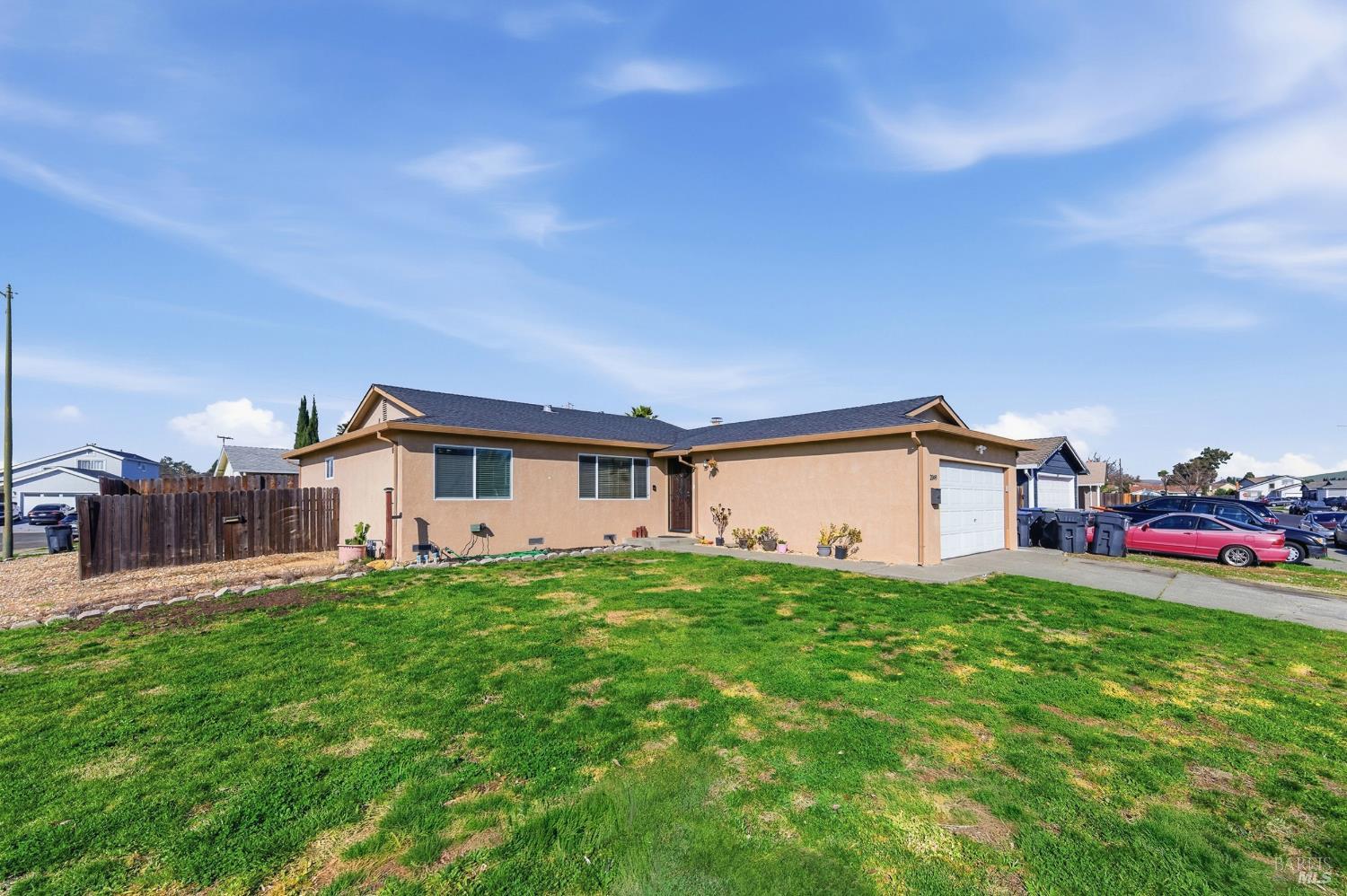 2049 Swan Way Fairfield, CA 94533 - Photo 3 of 36