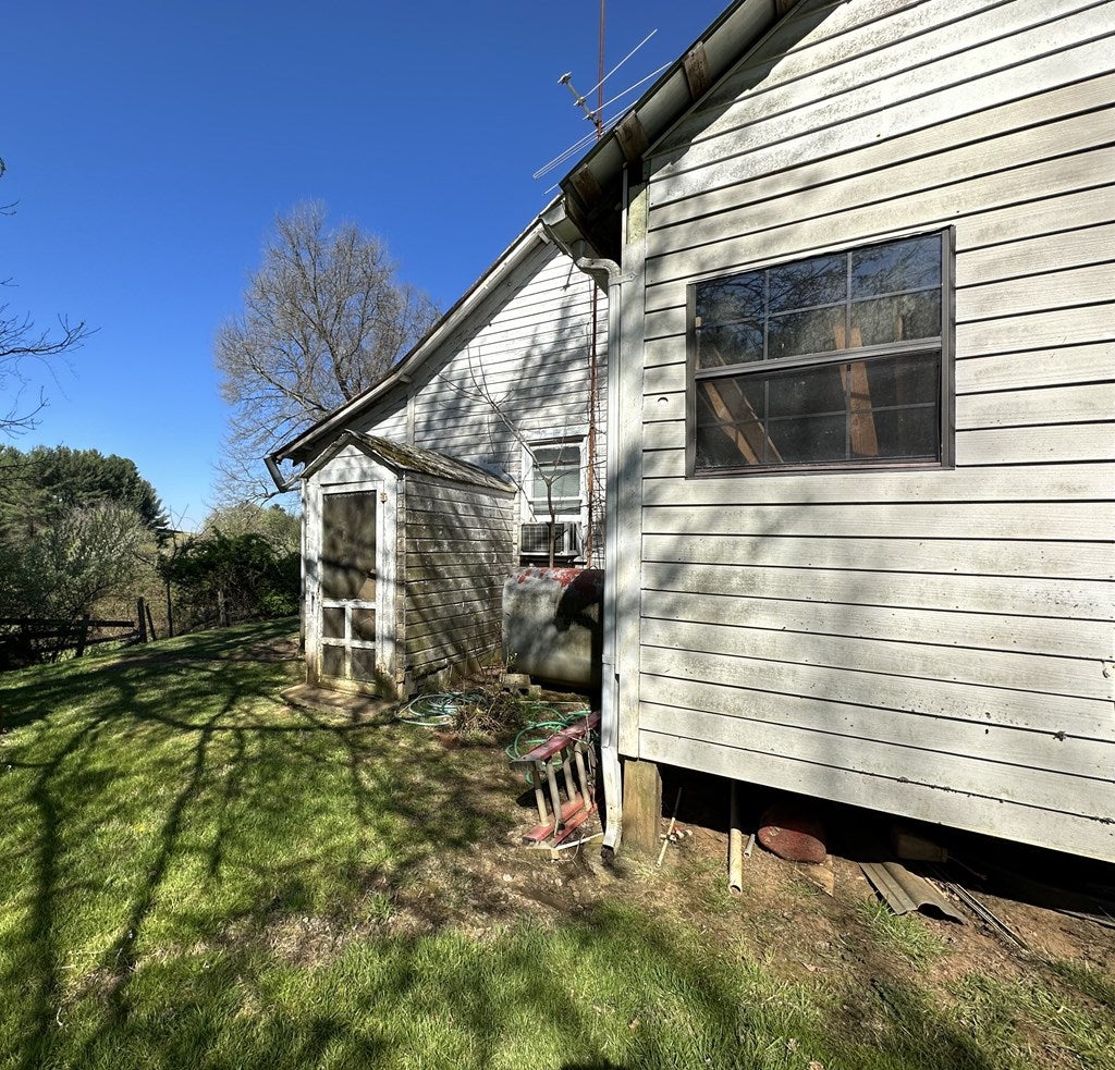 329 Armory Road Galax, VA 24333 - Photo 5 of 27 Gallery Image 5