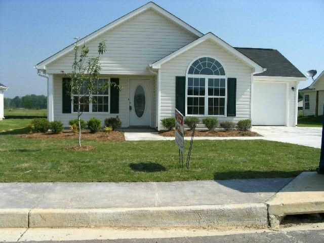 207 Periwinkle Way Dalton, GA 30721 - Photo 1 of 1 Main View