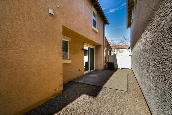 $2,380 | 3900 East Gideon Way, Gilbert, AZ 85296