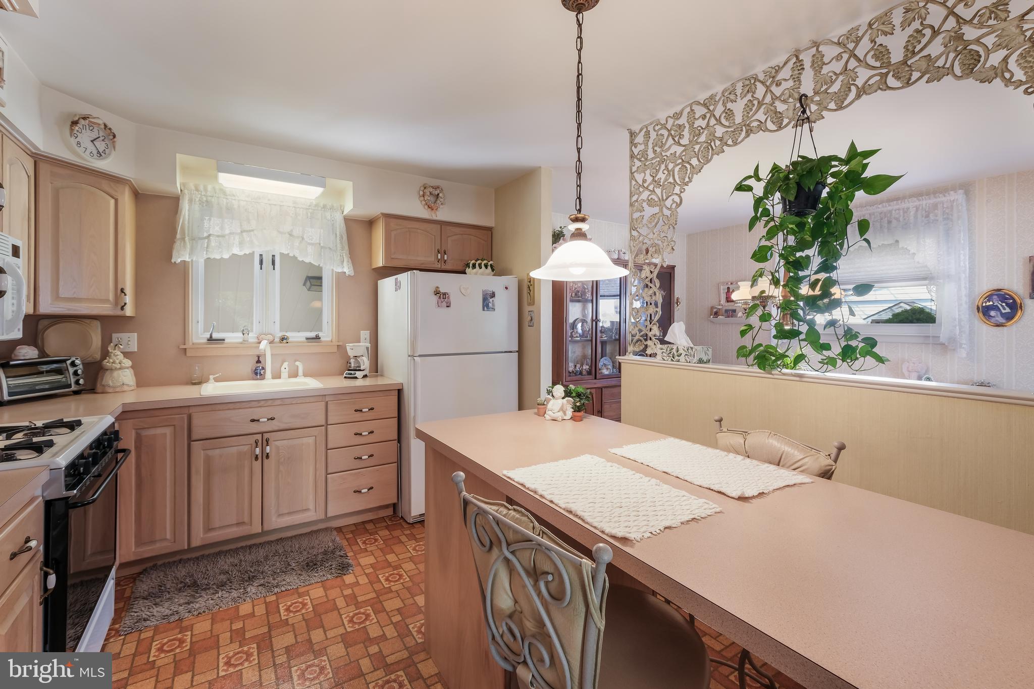 746 Violet Road Warminster, PA 18974 - Photo 12 of 31 Gallery Image 12