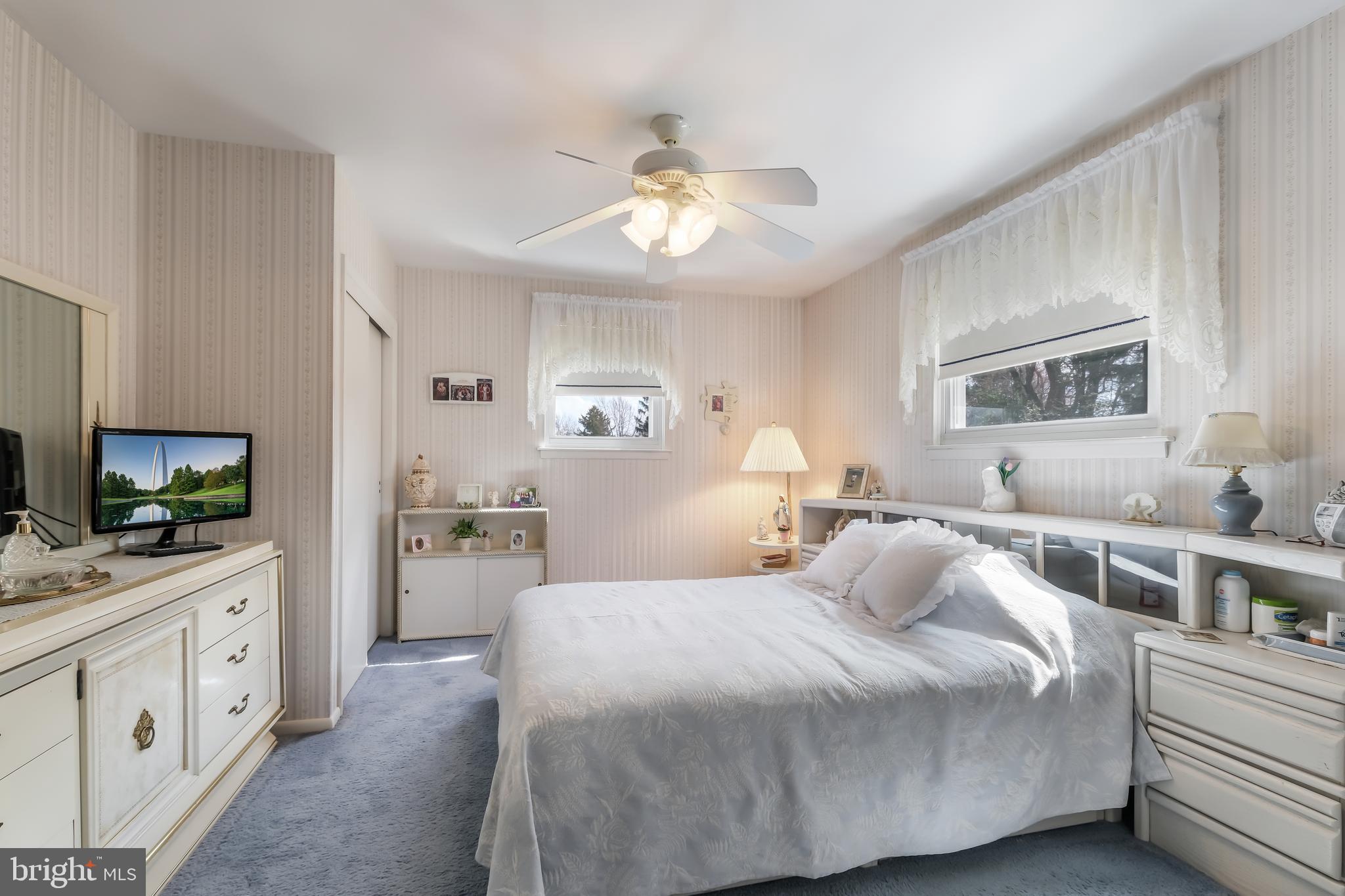 746 Violet Road Warminster, PA 18974 - Photo 14 of 31 Gallery Image 14