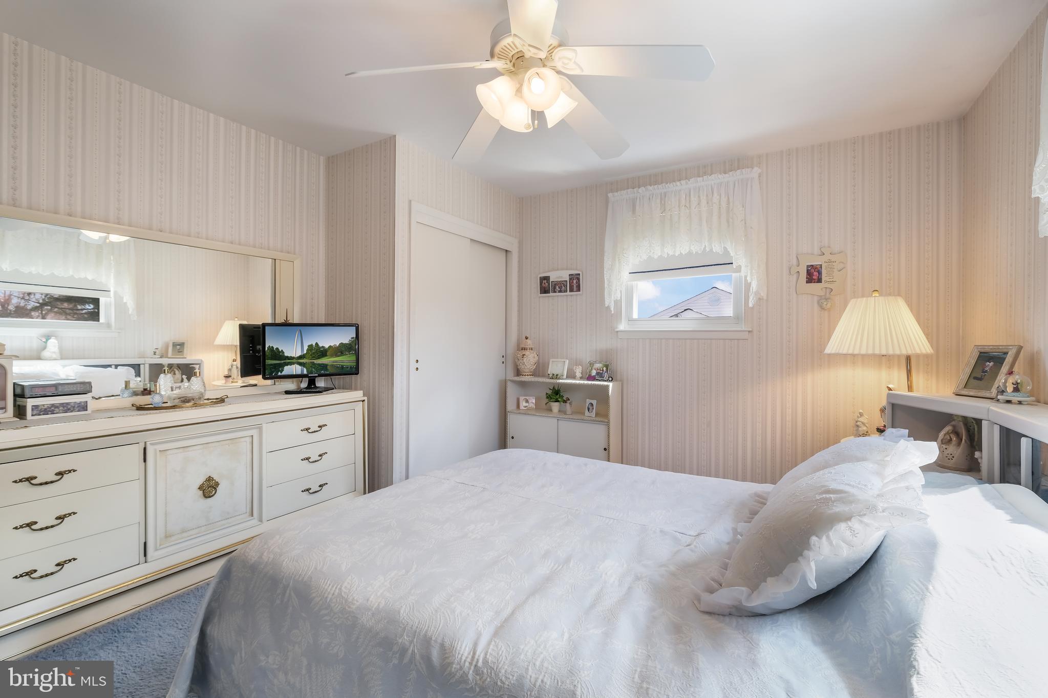 746 Violet Road Warminster, PA 18974 - Photo 15 of 31 Gallery Image 15