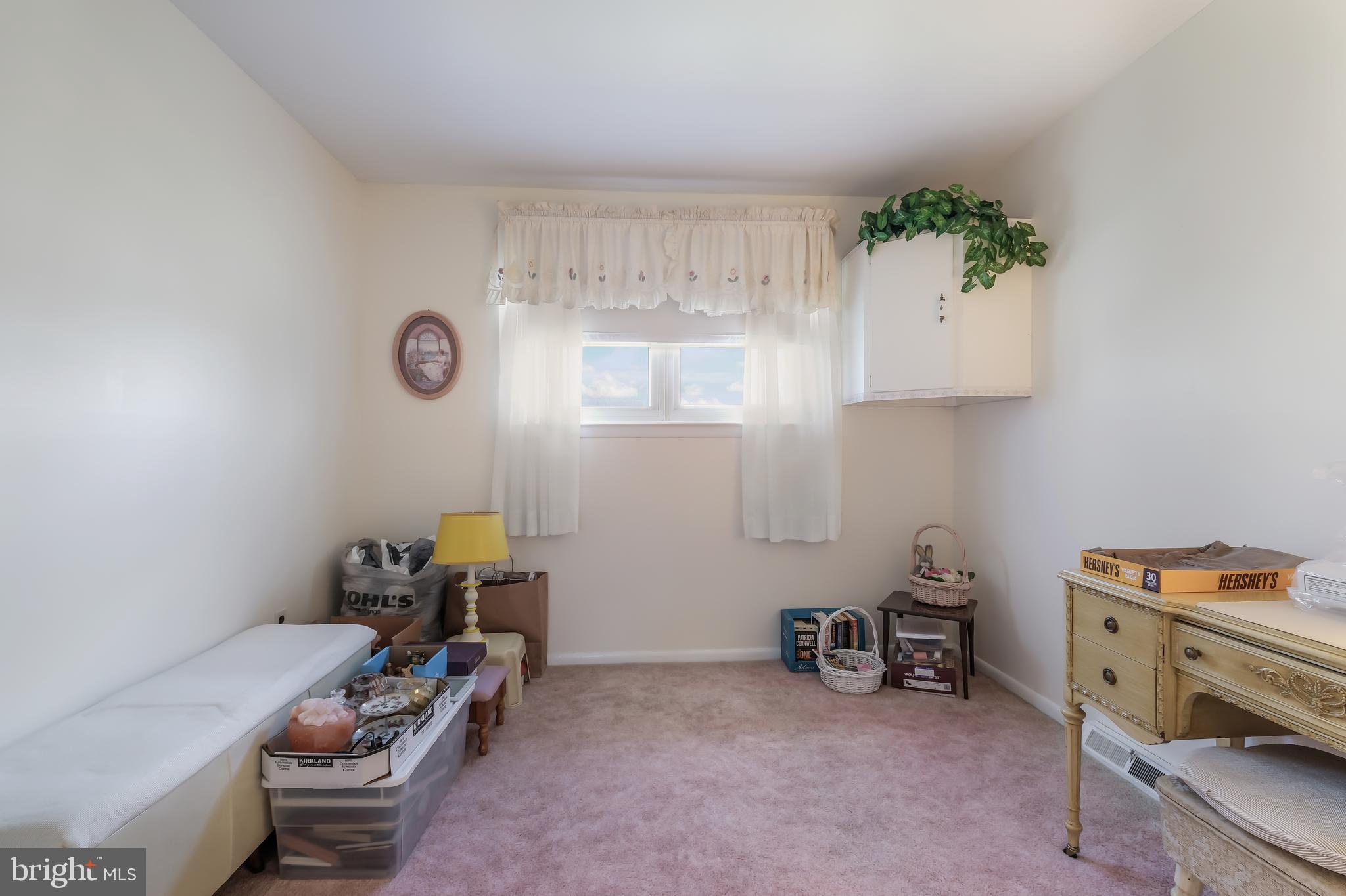 746 Violet Road Warminster, PA 18974 - Photo 17 of 31 Gallery Image 17