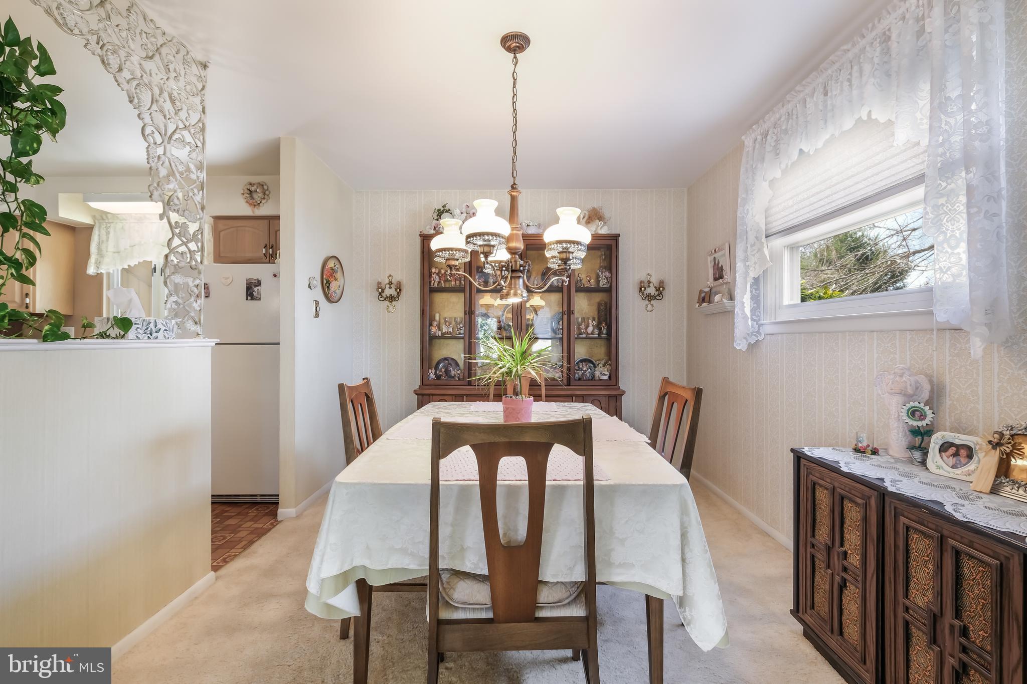 746 Violet Road Warminster, PA 18974 - Photo 7 of 31 Gallery Image 7