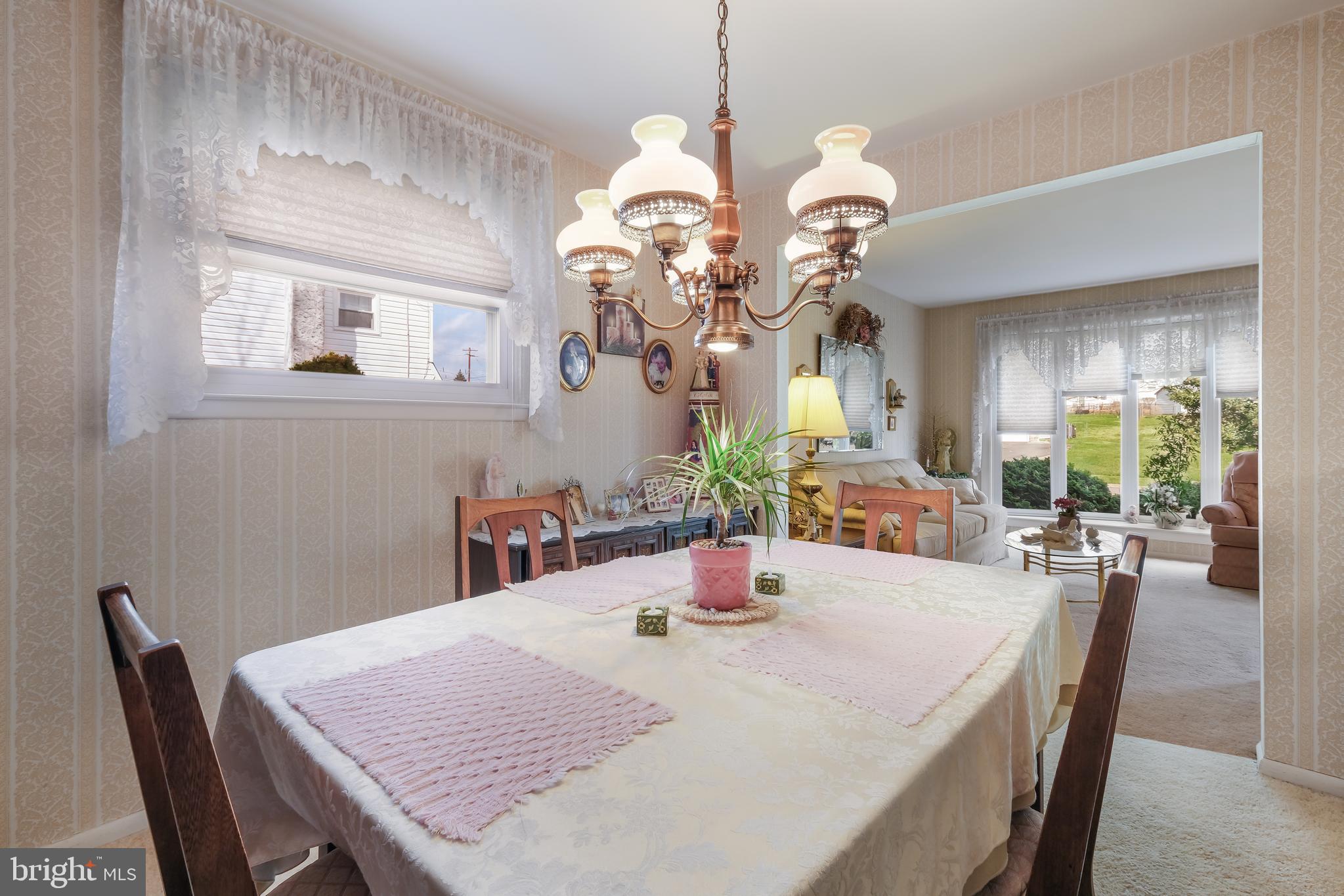 746 Violet Road Warminster, PA 18974 - Photo 9 of 31 Gallery Image 9