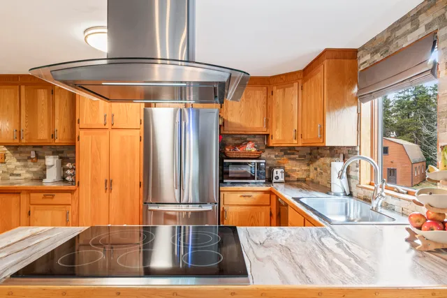 $669,000 | 327 Carroll Road, Warren, ME 04864