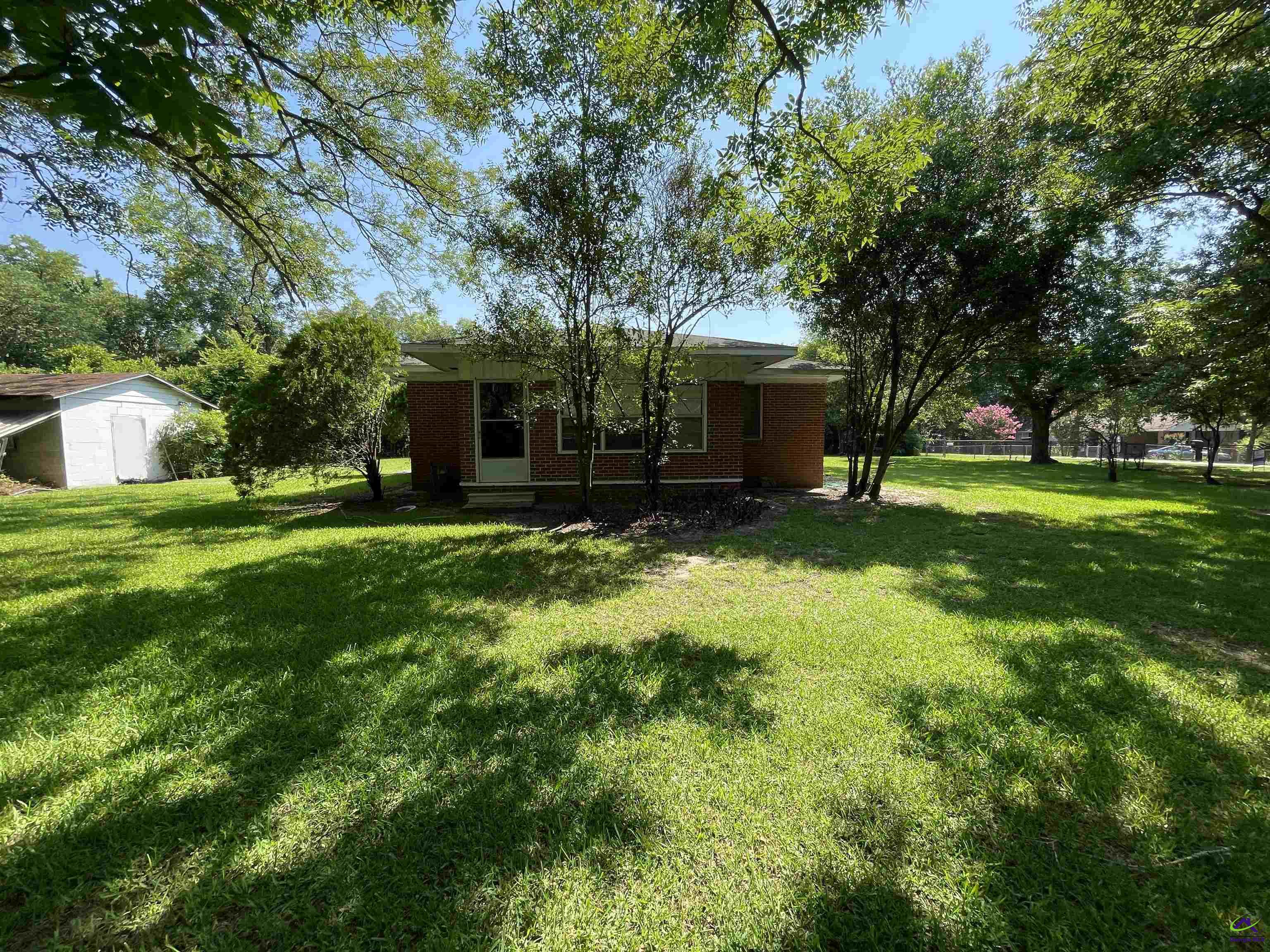 218 Southwest Peter Street Cochran, GA 31014 - Photo 6 of 35 Gallery Image 6