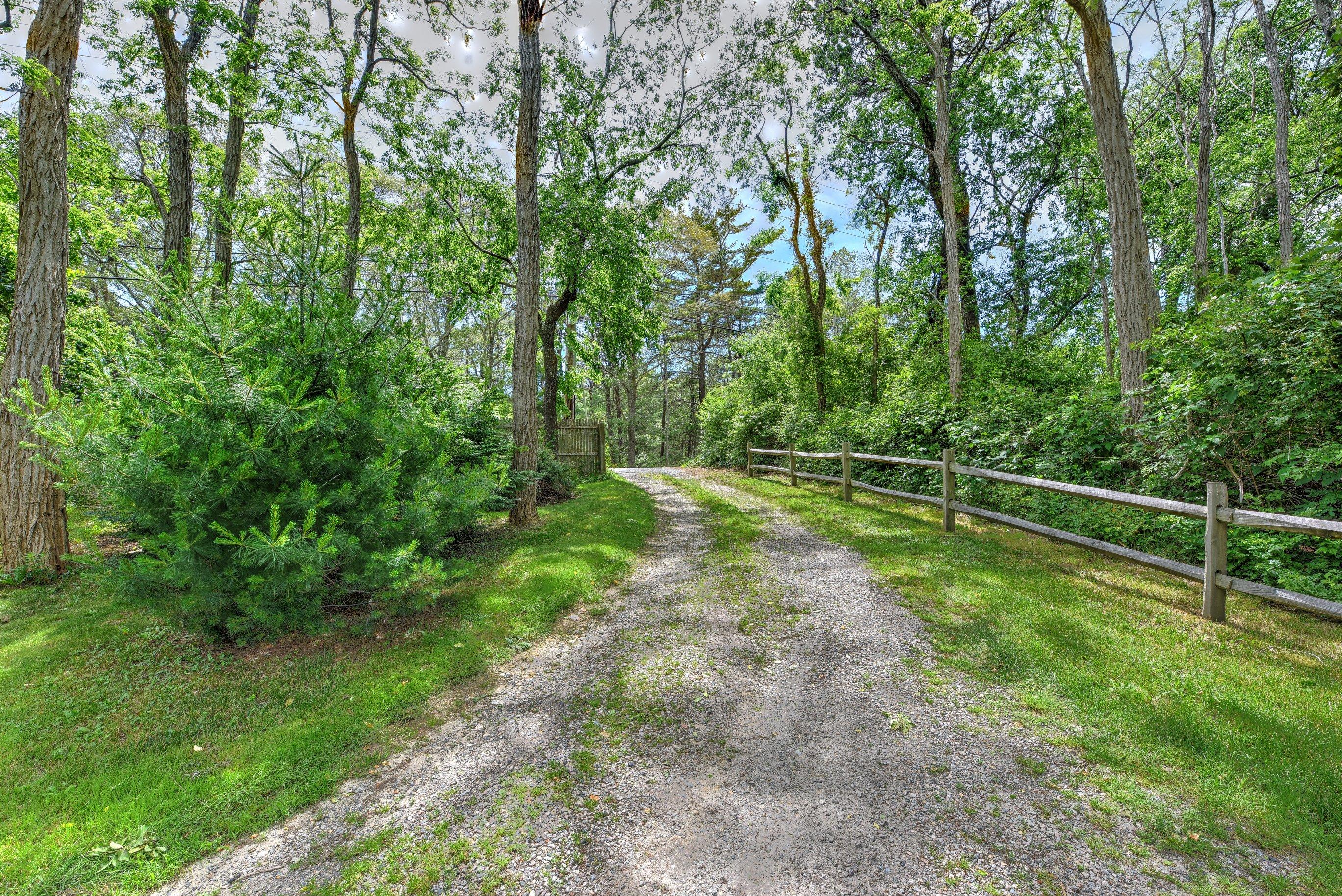12 Farmersville Road Sandwich, MA 02563 - Photo 16 of 18 driveway entrance best