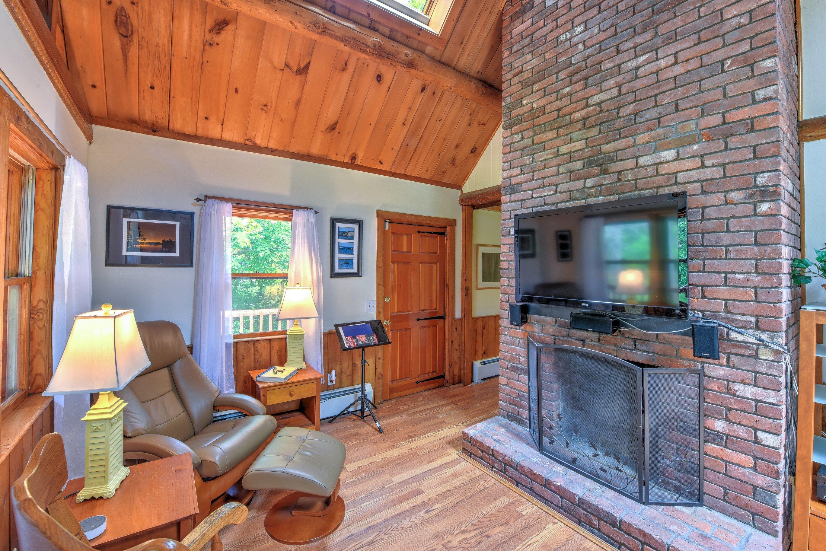 12 Farmersville Road Sandwich, MA 02563 - Photo 7 of 18 living