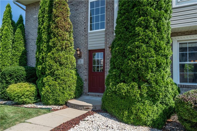 7 Wellington Court McKees Rocks, PA 15136 - Photo 3 of 25 The perfect house to call home.