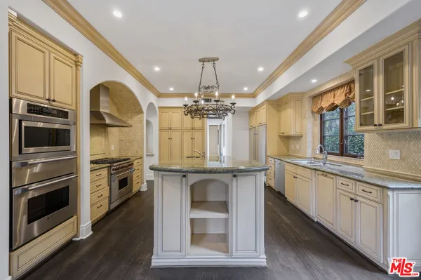 $24,950 | 305 North Palm Drive, Beverly Hills, CA 90210