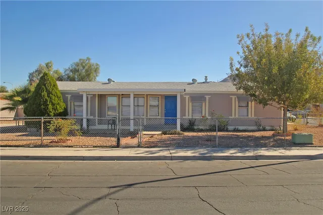 $1,595 | 5964 Shenandoah Avenue, Las Vegas, NV 89156