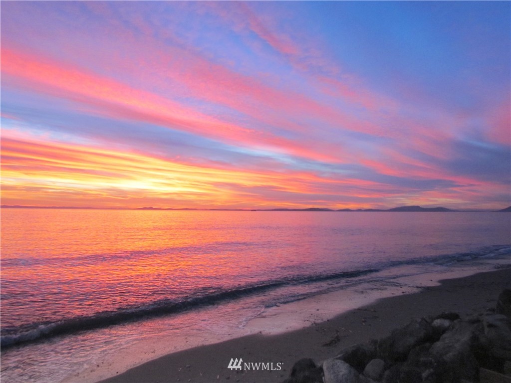 2575 West Beach Road Oak Harbor, WA 98277 - Photo 23 of 25 a view of an ocean
