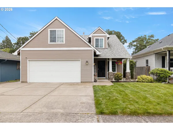 $615,000 | 215 East Hereford Street, Gladstone, OR 97027