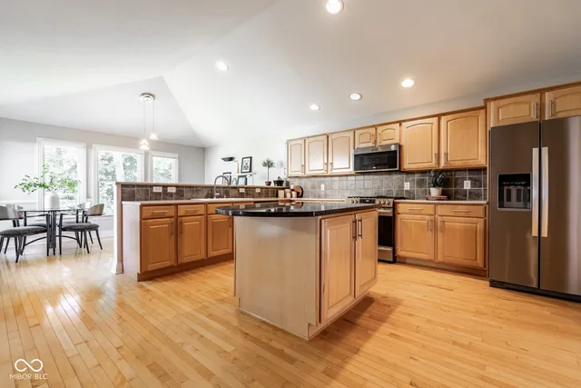 $865,000 | 11850 Arborhill Drive, Zionsville, IN 46077